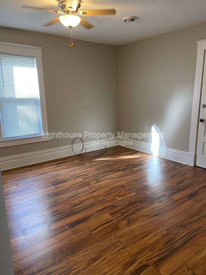 E N Ave #2 - Photo 5 of 9