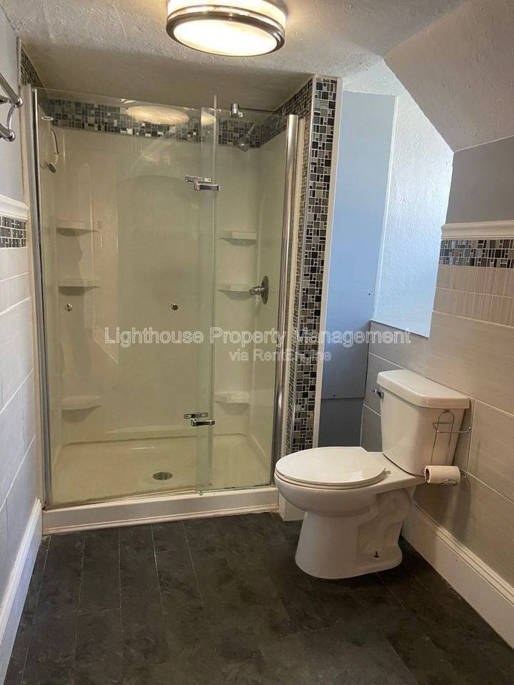 E N Ave #2 - Photo 7 of 9