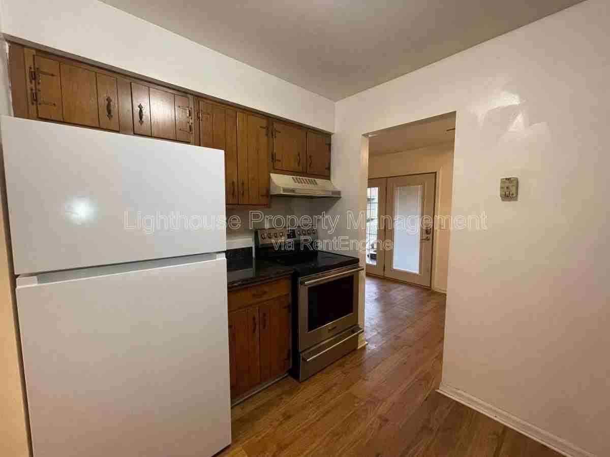 2860 S 9th St #1 - Photo 5 of 10