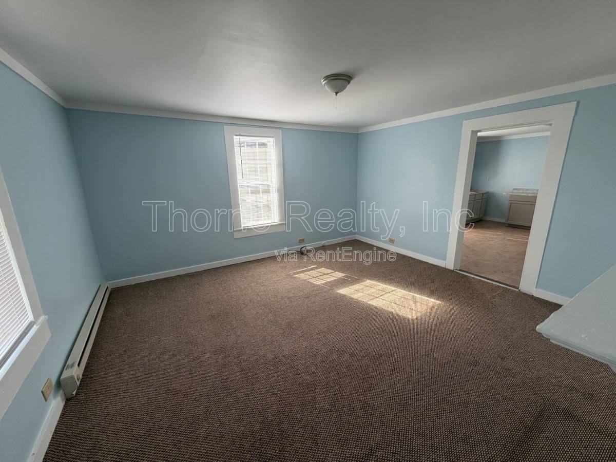 722 Columbia Ave - Photo 2 of 8