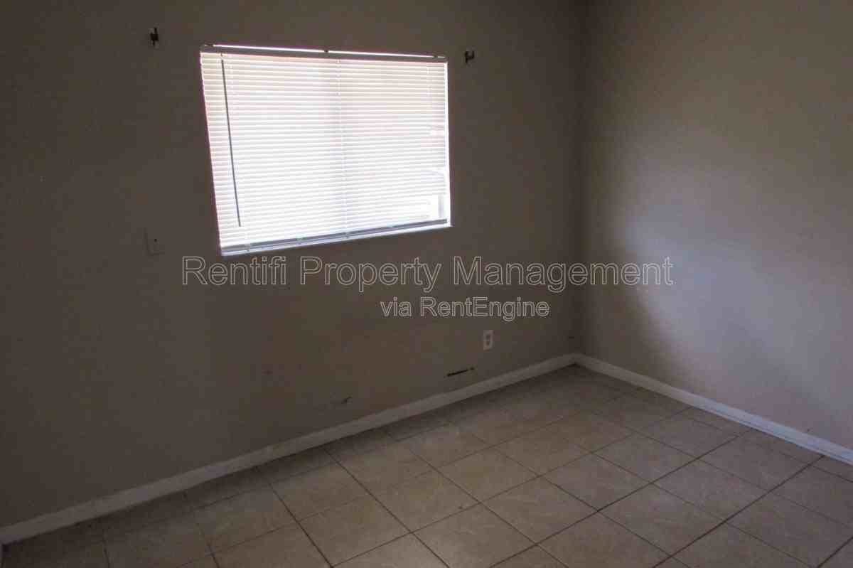 465 Figuera Ave #D - Photo 2 of 10