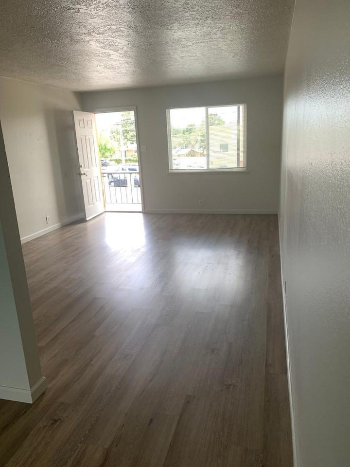 1624 Carlisle Blvd Ne #F - Photo 2 of 13