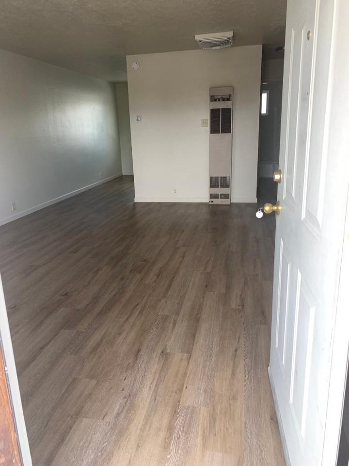 1624 Carlisle Blvd Ne #F - Photo 3 of 13