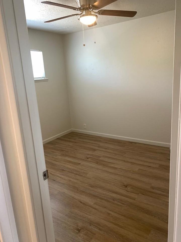 1624 Carlisle Blvd Ne #F - Photo 7 of 13