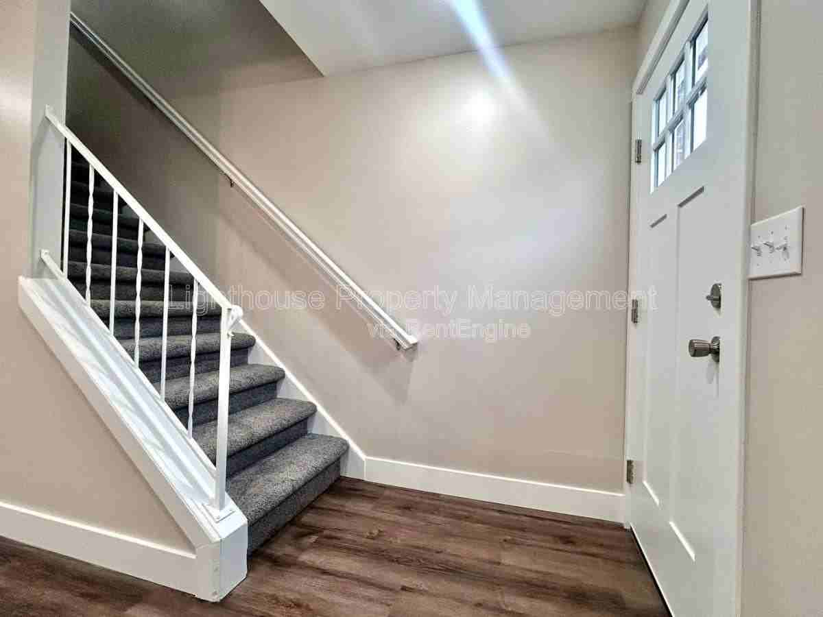 2855 Taft Ave Sw #11 - Photo 3 of 10