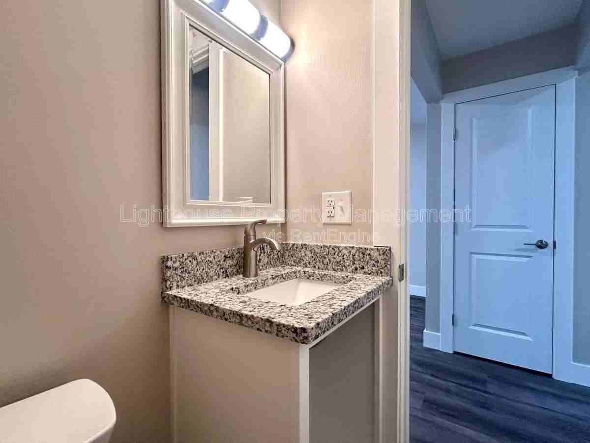 2855 Taft Ave Sw #11 - Photo 5 of 10