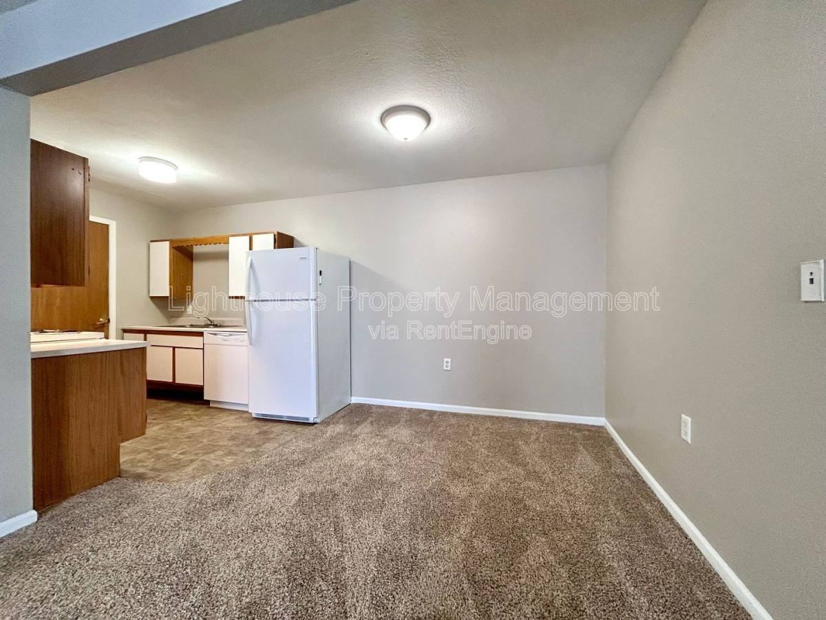 585 W Randall St - Photo 7 of 10