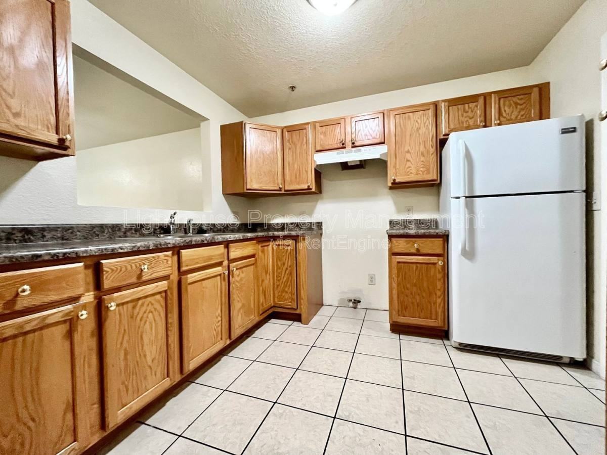 860 Marquette Ave #15 - Photo 2 of 10