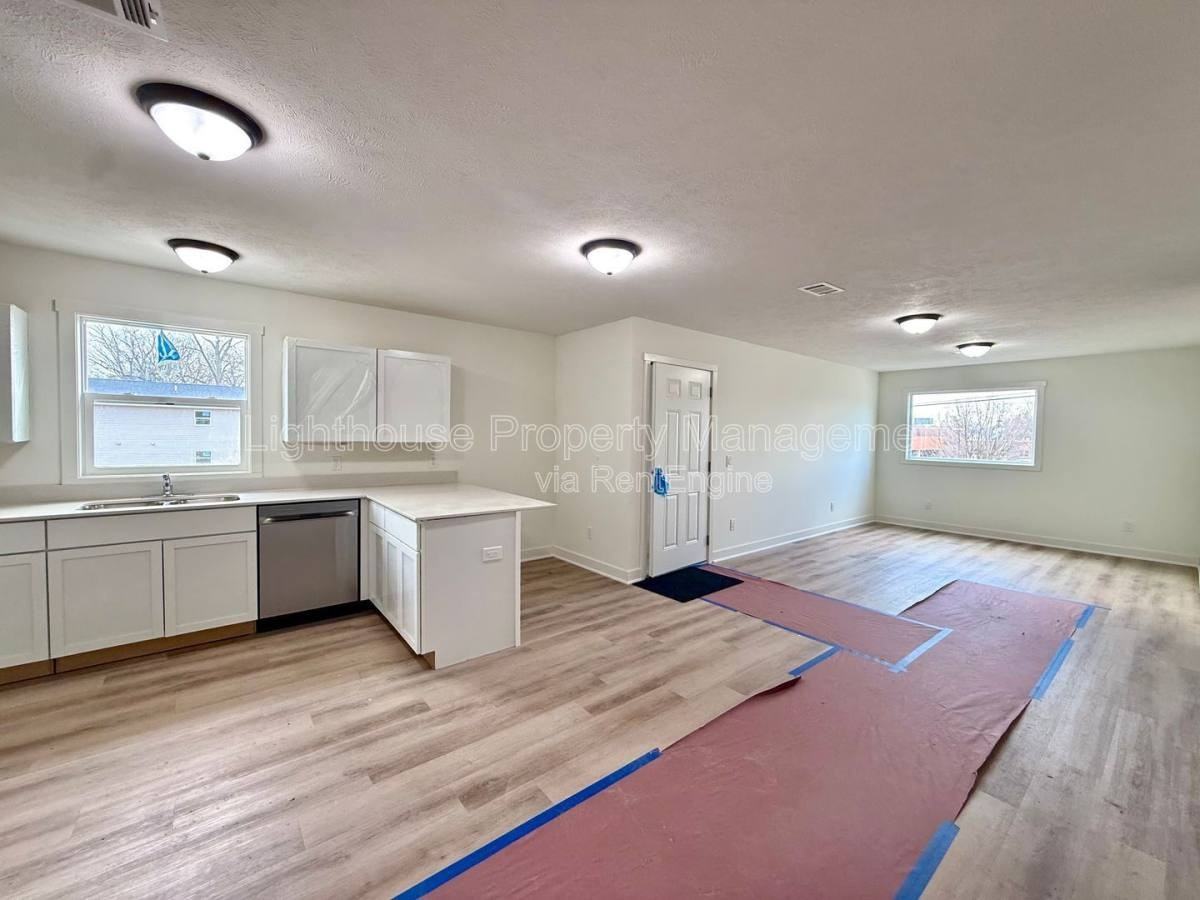 313 Orchard Ave #1 - Photo 3 of 10