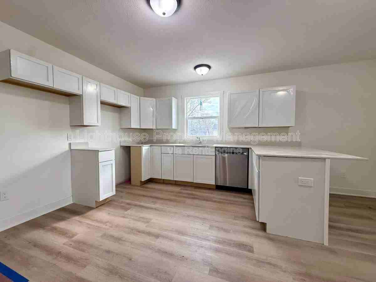 313 Orchard Ave #1 - Photo 4 of 10