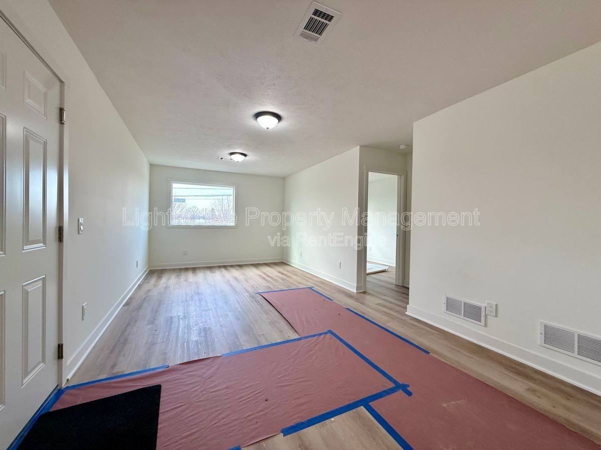 313 Orchard Ave #1 - Photo 5 of 10