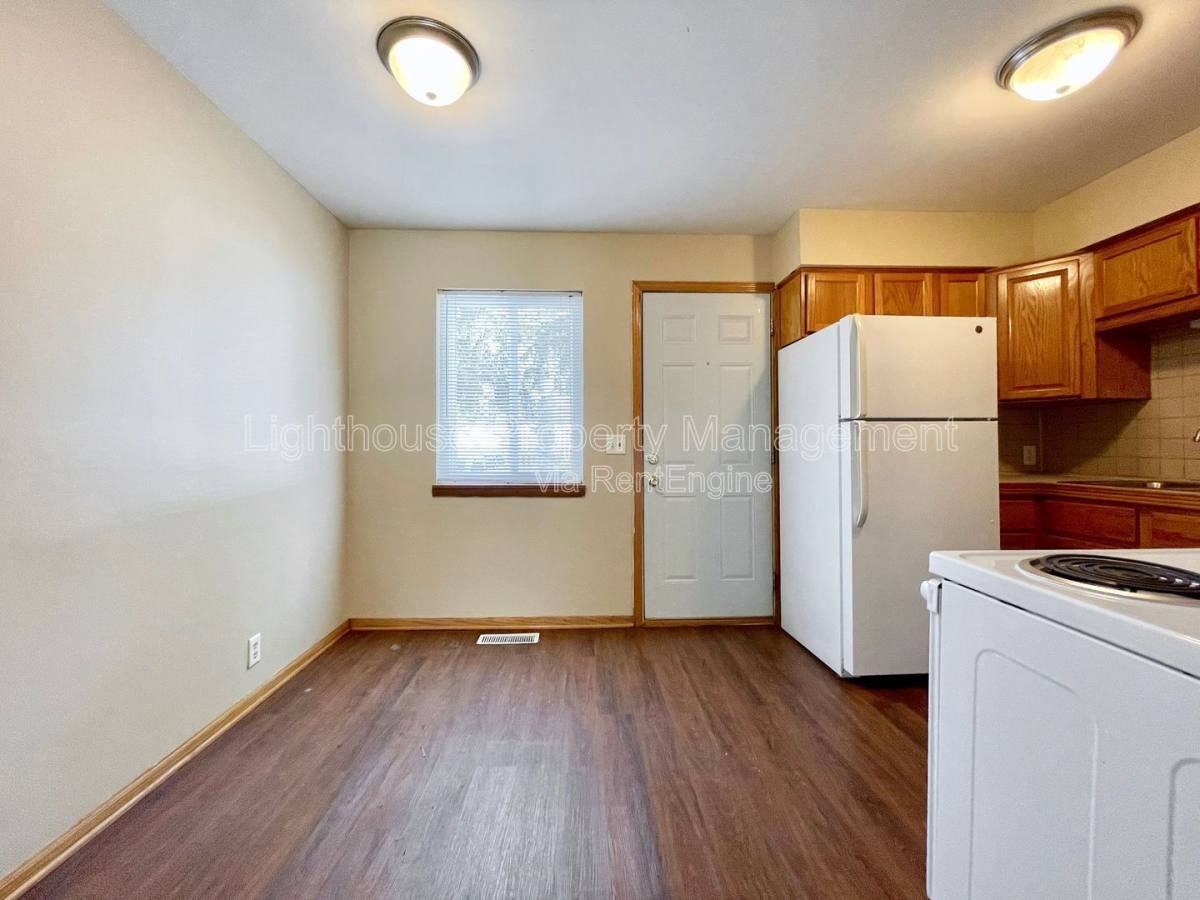 863 Lincoln Ave #12 - Photo 2 of 10