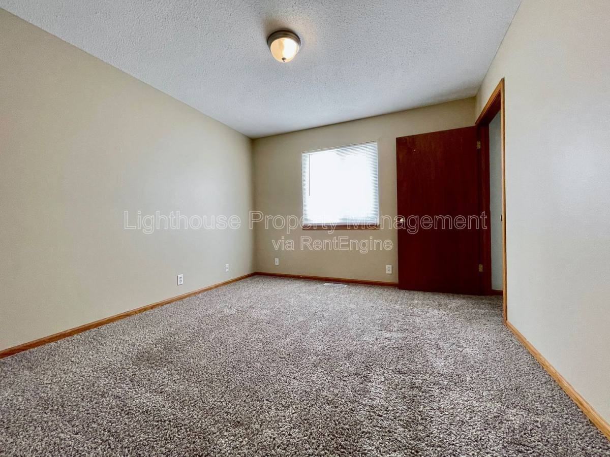 863 Lincoln Ave #12 - Photo 4 of 10