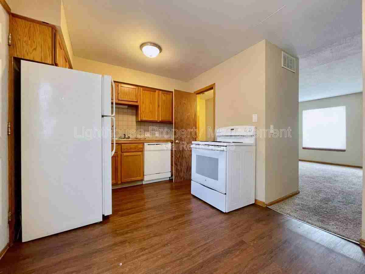 863 Lincoln Ave #12 - Photo 7 of 10