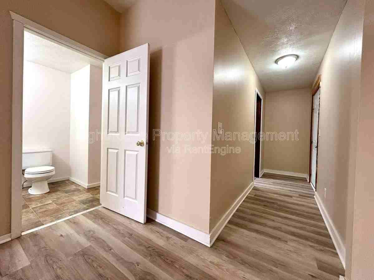 514 E Center St #2 - Photo 3 of 8