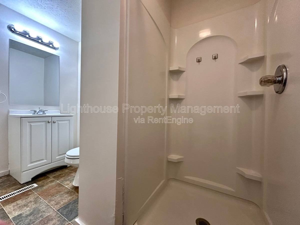 514 E Center St #2 - Photo 5 of 8