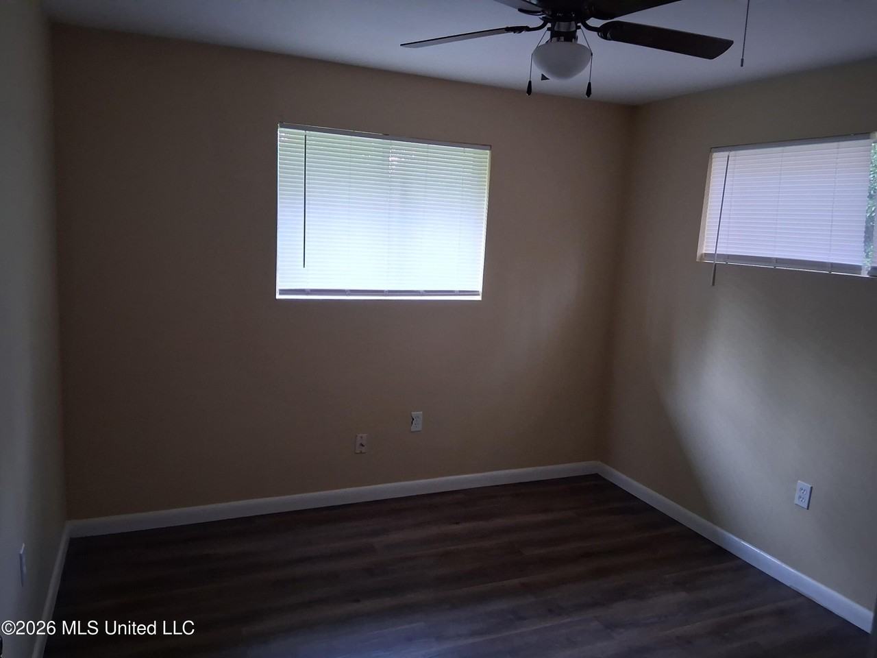 17 Hillside Dr - Photo 3 of 7