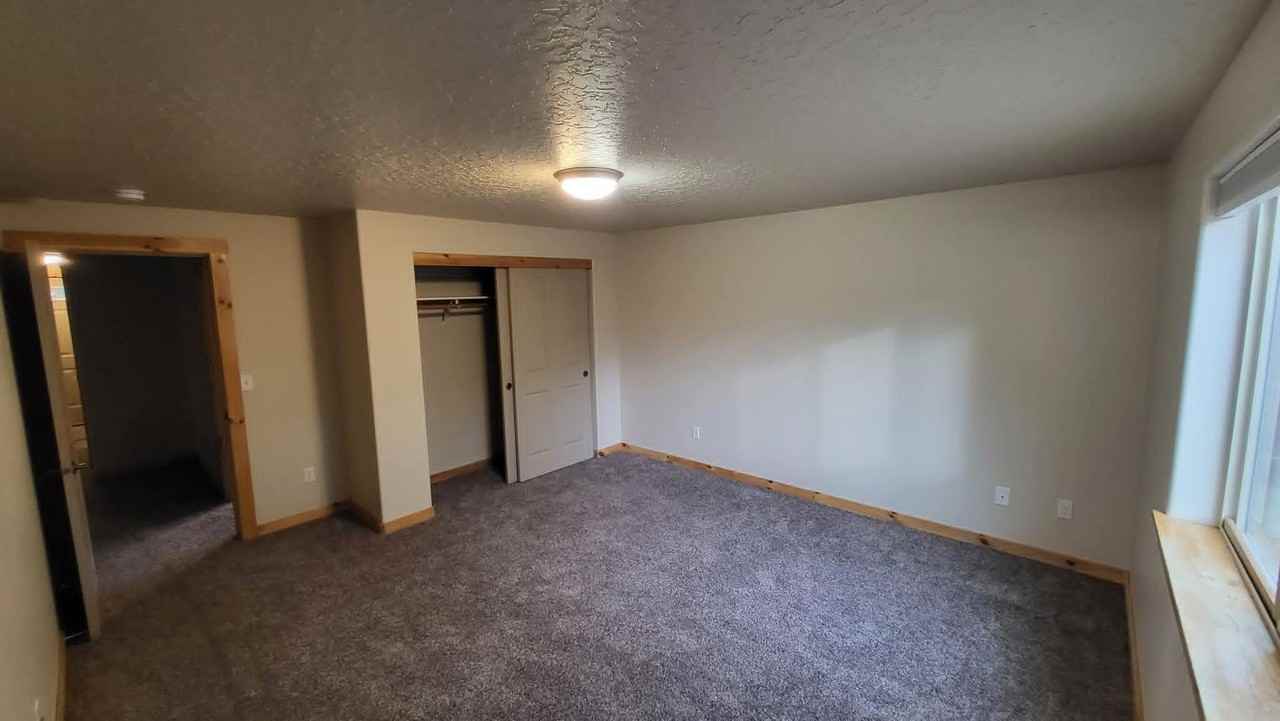 16441 Heath Dr - Photo 6 of 13