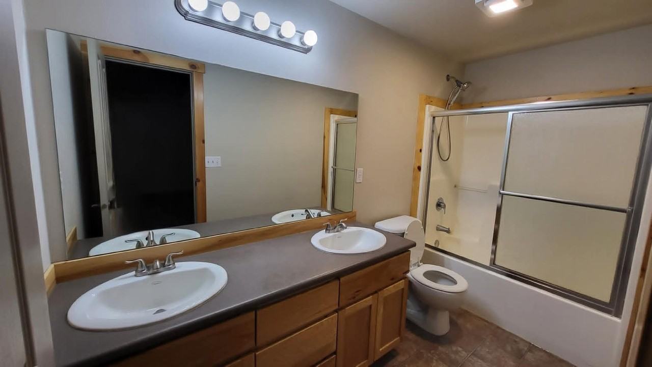 16441 Heath Dr - Photo 7 of 13