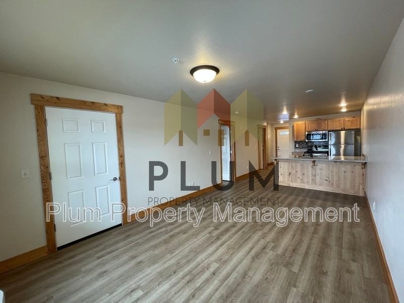 1245 Waverly St #202 - Photo 4 of 13