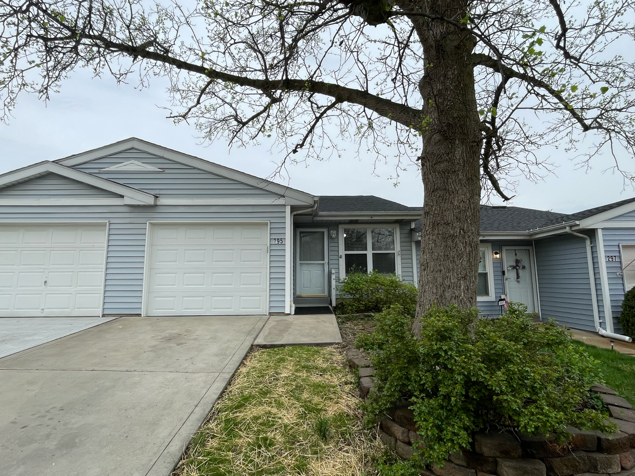 295 Highland Village Dr - Photo 2 of 21