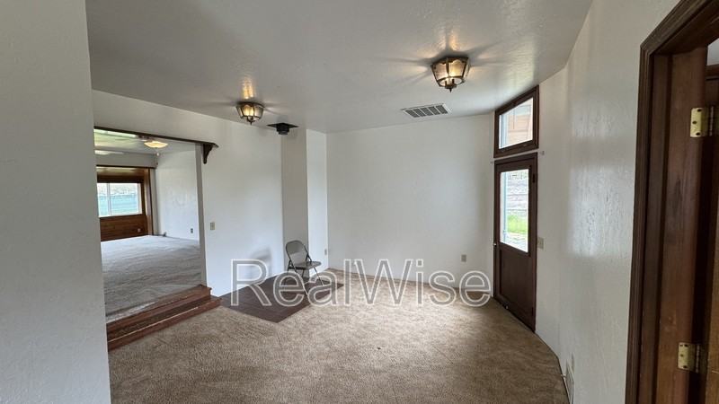 6201 Highland Ave - Photo 7 of 38