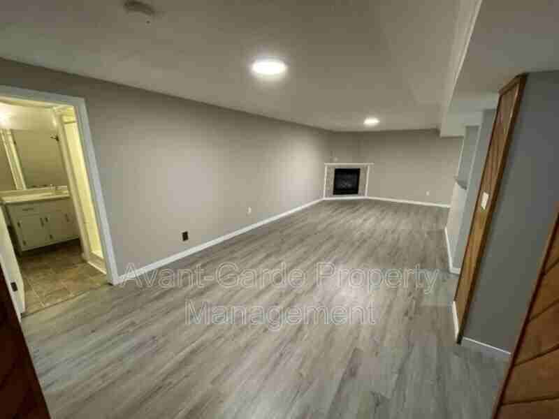 12243 142 Ave Nw - Photo 4 of 16
