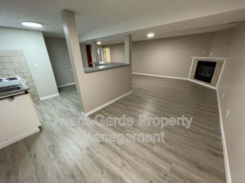 12243 142 Ave Nw - Photo 6 of 16