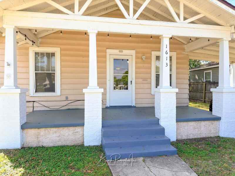 1613 E Blount St - Photo 3 of 33