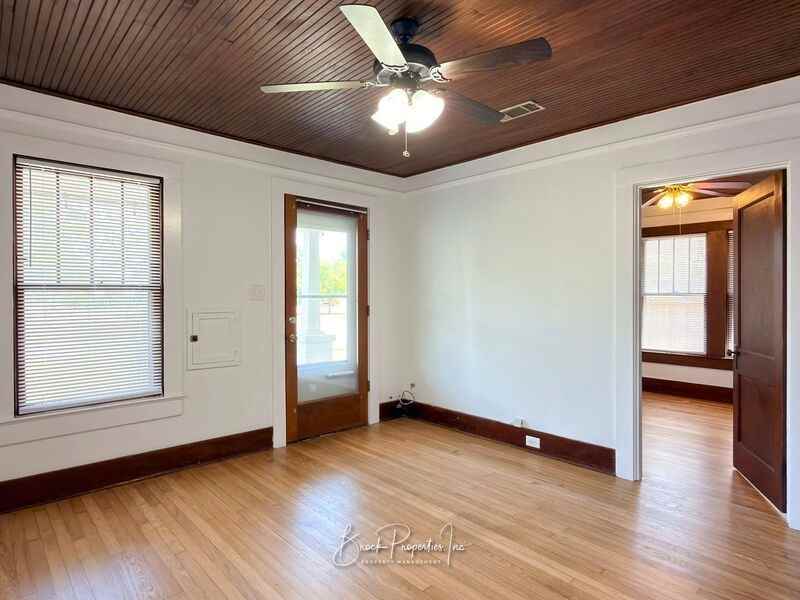 1613 E Blount St - Photo 6 of 33