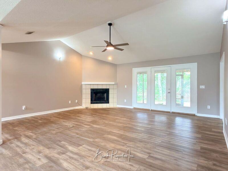 6337 Summer Lakes Ln - Photo 6 of 44