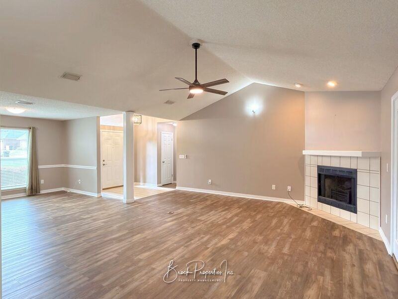 6337 Summer Lakes Ln - Photo 7 of 44