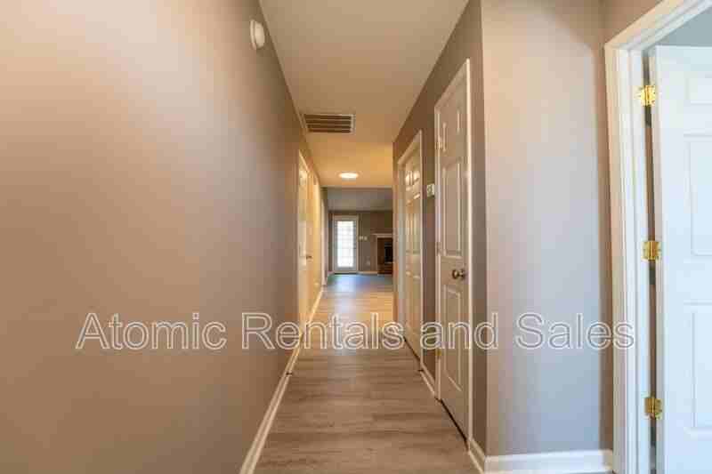 334 Hawthorne Oaks Way - Photo 4 of 34