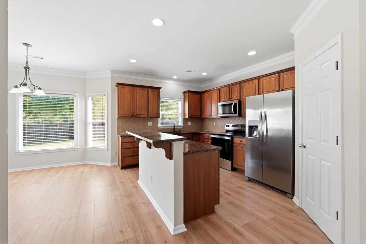 715 Arbor Cv - Photo 6 of 30