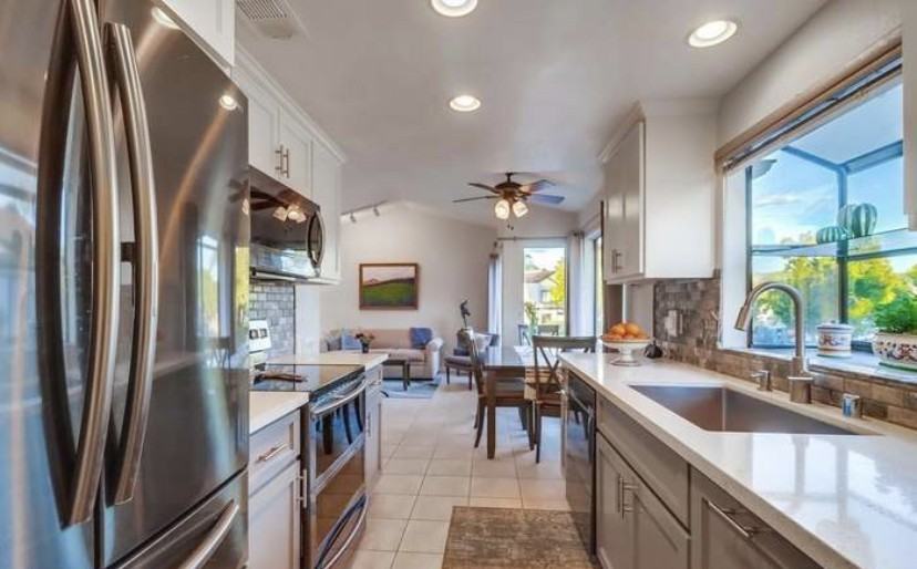 3692 Avocado Village Ct #6 - Photo 4 of 11