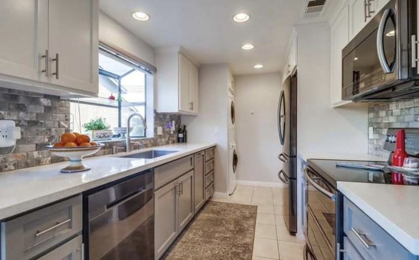 3692 Avocado Village Ct #6 - Photo 5 of 11