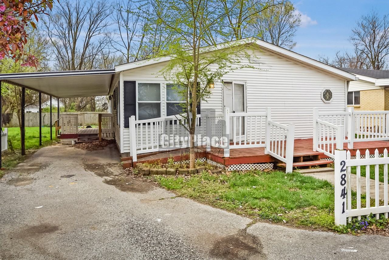 2841 W Ray St - Photo 4 of 27