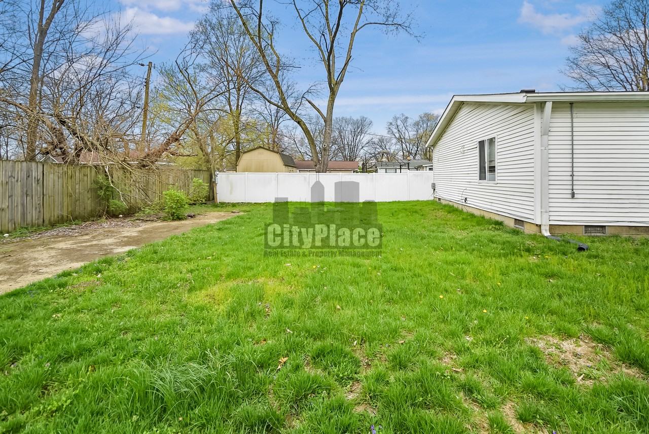 2841 W Ray St - Photo 5 of 27