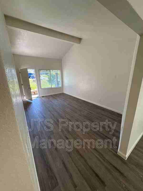 5813 Cash Ct - Photo 3 of 7