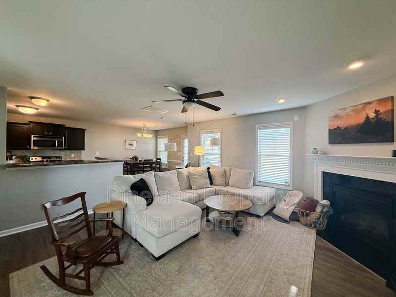 246 Stockbridge Dr - Photo 2 of 20