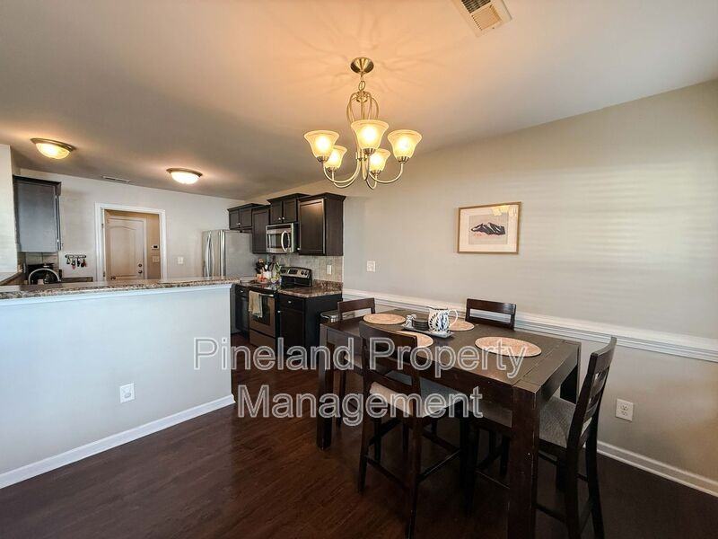 246 Stockbridge Dr - Photo 4 of 20