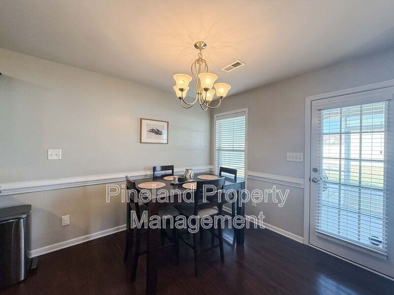 246 Stockbridge Dr - Photo 5 of 20