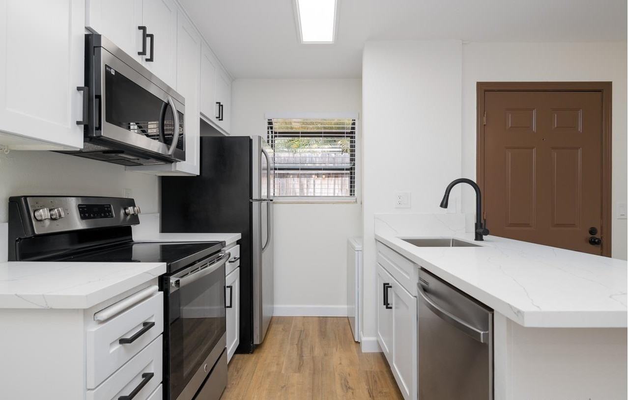 4565 Ohio St - Photo 2 of 21