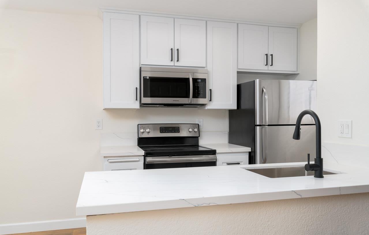 4565 Ohio St - Photo 4 of 21