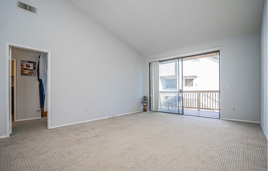 10511 Lakeside Dr S - Photo 2 of 14