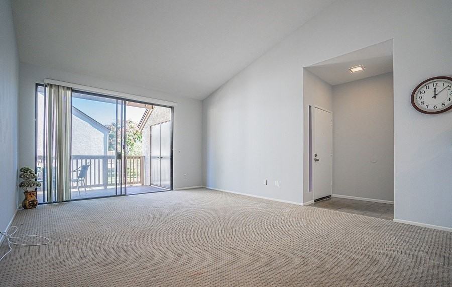 10511 Lakeside Dr S - Photo 3 of 14