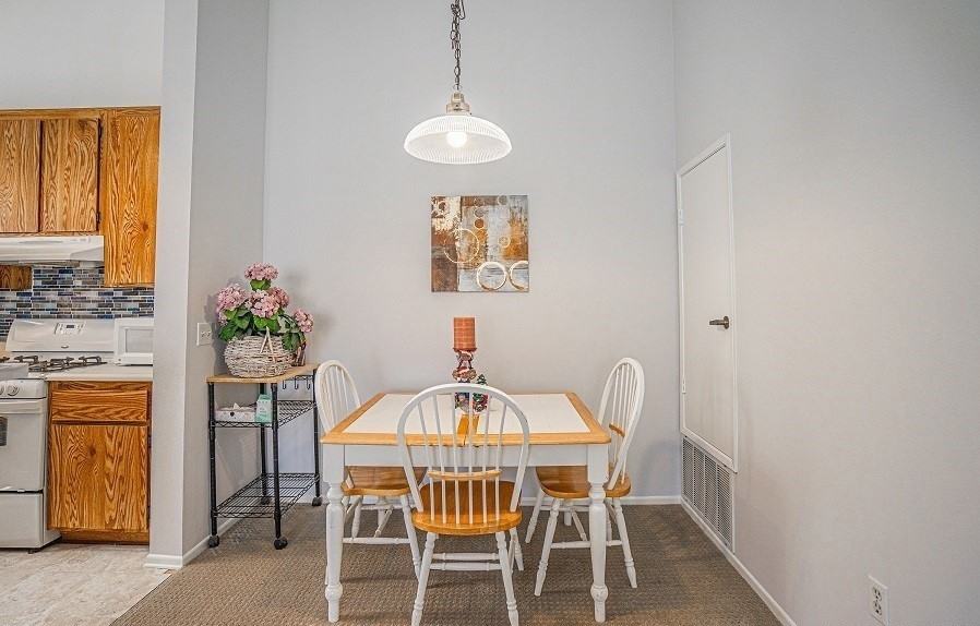 10511 Lakeside Dr S - Photo 4 of 14