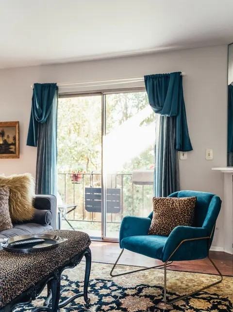 4230 Whitsett Ave - Photo 3 of 24