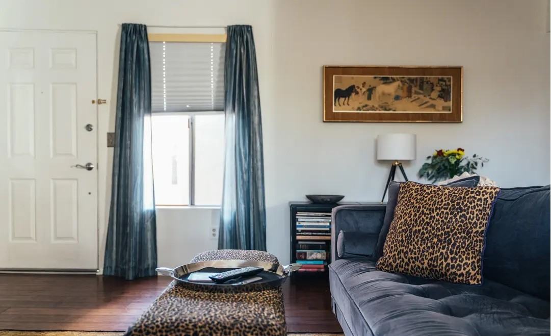 4230 Whitsett Ave - Photo 5 of 24