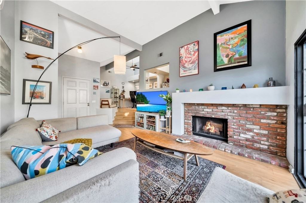 20092 Bayfront Ln - Photo 3 of 21